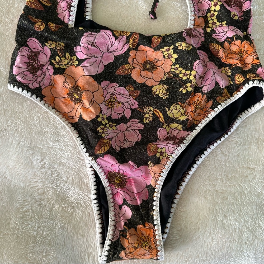 NWT VICTORIA'S SECRET SWIM Ruffle One-Piece Swimsuit with Crochet Trim - Picture 8 of 12
